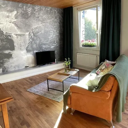 Waldwerk Am Wasserfall